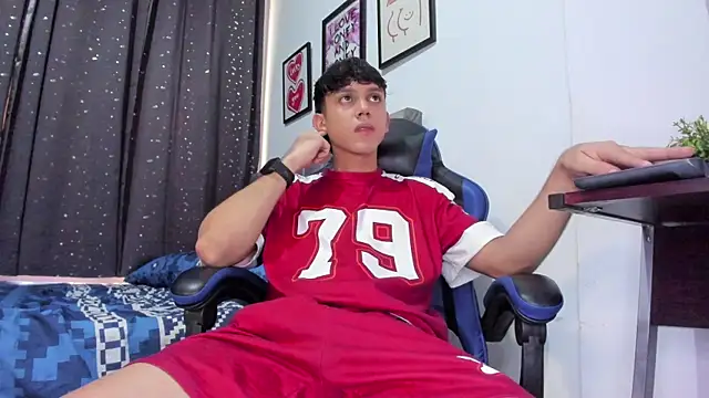 The skinnyguys online show from December 19, 2025, 10:12 pm