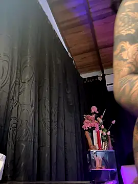 Snapshot of monroe_777 chatting on December 5, 2025, 12:10 am monroe 777 online show from December 5, 2025, 12:10 am