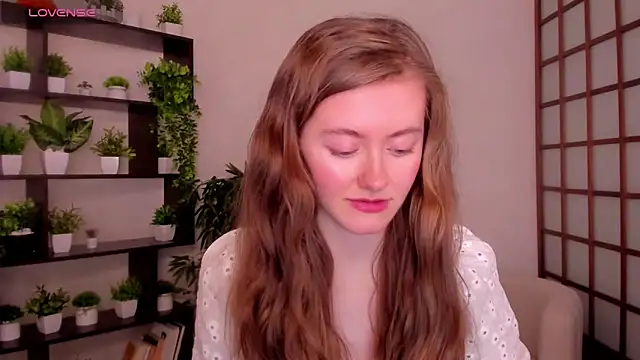 KateCuddle online show from October 22, 2025, 2:44 am