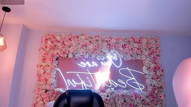 KendraClarkX online show from April 4, 2026, 2:40 am