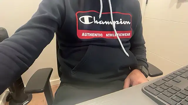 Snapshot of rickyi2023 chatting on March 30, 2026, 9:44 am rickyi2023 online show from March 30, 2026, 9:44 am