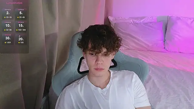 Snapshot of cute_thomas chatting on May 4, 2026, 8:22 pm cute thomas online show from May 4, 2026, 8:22 pm