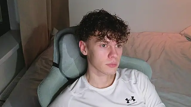 Snapshot of cute_thomas chatting on April 6, 2026, 8:32 pm cute thomas online show from April 6, 2026, 8:32 pm