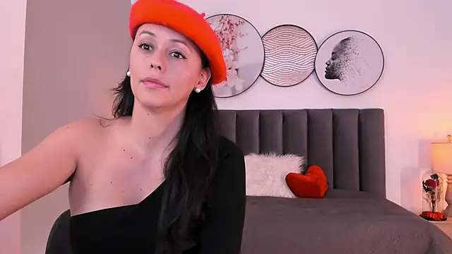 SaharaGarcia   online show from October 20, 2025, 7:36 pm