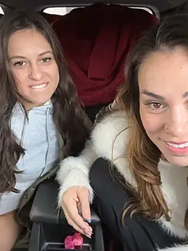 LeaGambit   online show from November 21, 2025, 5:12 pm