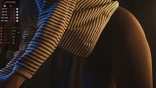 Snapshot of itssophiie chatting on November 17, 2025, 8:13 pm itssophiie online show from November 17, 2025, 8:13 pm