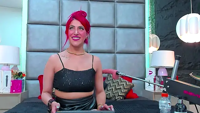 Snapshot of AllissaBrowm chatting on November 5, 2025, 5:38 pm AllissaBrowm online show from November 5, 2025, 5:38 pm