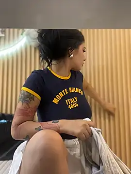 clarachanelricek online show from December 18, 2025, 8:23 pm