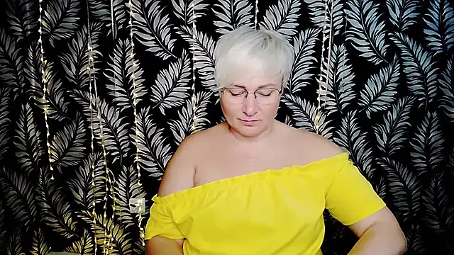 Snapshot of Olivia_playful chatting on July 2, 2026, 10:32 am Olivia playful online show from July 2, 2026, 10:32 am