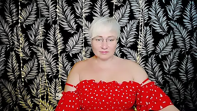 Snapshot of Olivia_playful chatting on June 19, 2026, 10:32 am Olivia playful online show from June 19, 2026, 10:32 am
