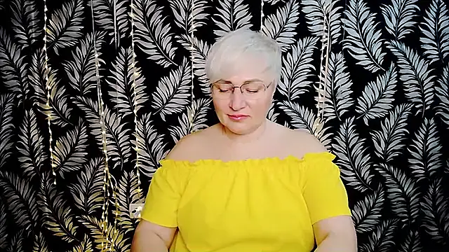 Snapshot of Olivia_playful chatting on May 16, 2026, 10:25 am Olivia playful online show from May 16, 2026, 10:25 am
