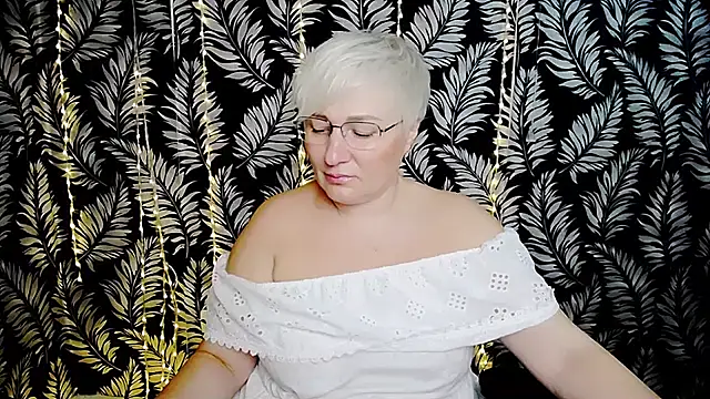 Snapshot of Olivia_playful chatting on July 27, 2026, 10:11 am Olivia playful online show from July 27, 2026, 10:11 am
