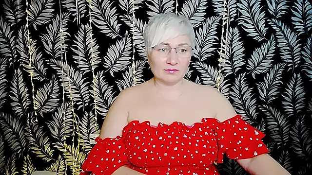 Snapshot of Olivia_playful chatting on August 3, 2026, 10:32 am Olivia playful online show from August 3, 2026, 10:32 am