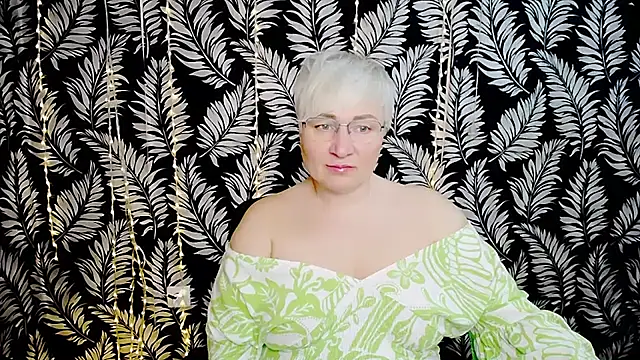 Snapshot of Olivia_playful chatting on June 8, 2026, 10:05 am Olivia playful online show from June 8, 2026, 10:05 am
