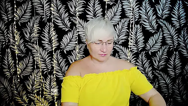Snapshot of Olivia_playful chatting on June 20, 2026, 10:31 am Olivia playful online show from June 20, 2026, 10:31 am