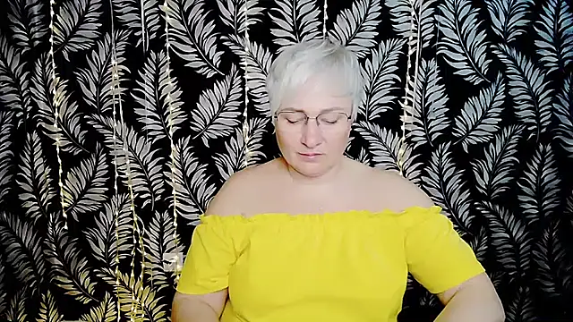 Snapshot of Olivia_playful chatting on August 2, 2026, 10:24 am Olivia playful online show from August 2, 2026, 10:24 am