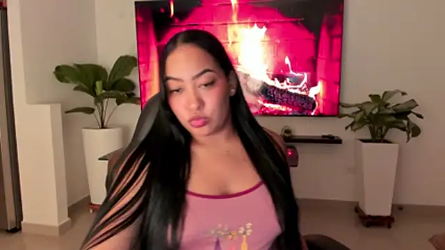 brunetenikole02 online show from May 13, 2026, 2:07 am