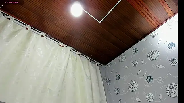 luna evaa online show from October 20, 2025, 2:06 pm