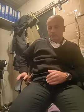 Snapshot of muscularsexy chatting on September 24, 2025, 10:38 pm muscularsexy online show from September 24, 2025, 10:38 pm