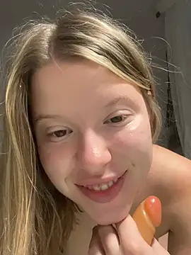 Snapshot of kimczii chatting on August 5, 2026, 6:18 am kimczii online show from August 5, 2026, 6:18 am