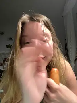 Snapshot of kimczii chatting on June 9, 2026, 6:25 am kimczii online show from June 9, 2026, 6:25 am