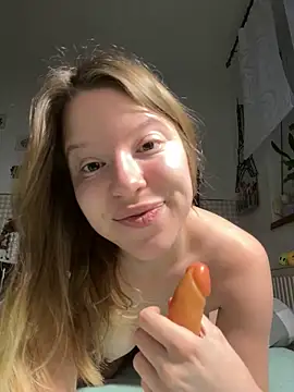 kimczii online show from May 5, 2026, 6:16 am