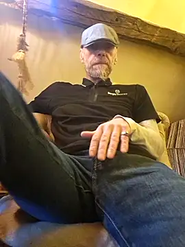 eddouxxx78 online show from May 8, 2026, 11:36 am