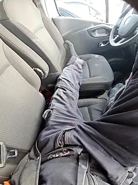 eddouxxx78 online show from December 17, 2025, 11:37 am