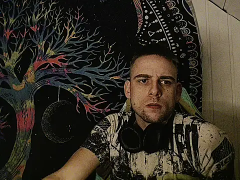 Snapshot of Youngtimer_1997 chatting on November 17, 2025, 1:31 am Youngtimer 1997 online show from November 17, 2025, 1:31 am