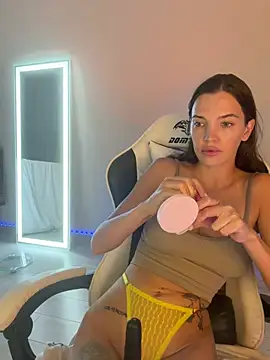 Snapshot of julia_fly chatting on June 16, 2026, 8:25 am julia fly online show from June 16, 2026, 8:25 am