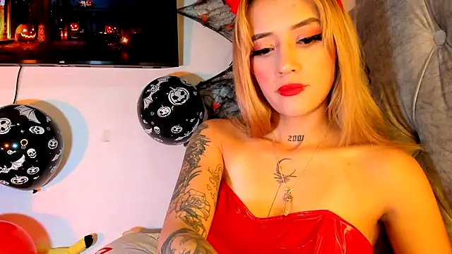 Snapshot of Sabrina_Cole chatting on November 2, 2025, 4:06 am Sabrina Cole online show from November 2, 2025, 4:06 am