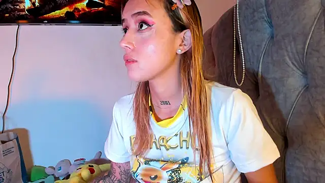 Snapshot of Sabrina_Cole chatting on November 28, 2025, 4:34 am Sabrina Cole online show from November 28, 2025, 4:34 am