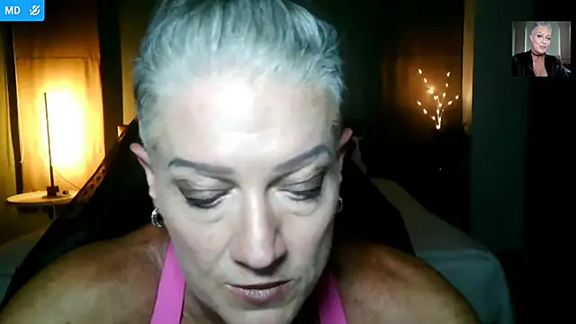 Snapshot of Devon2020 chatting on March 4, 2026, 12:02 pm Devon2020 online show from March 4, 2026, 12:02 pm