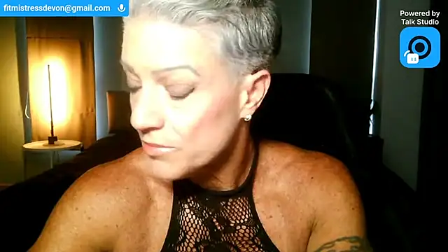 Snapshot of Devon2020 chatting on June 5, 2026, 10:54 am Devon2020 online show from June 5, 2026, 10:54 am