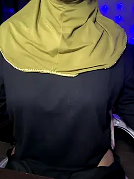 Snapshot of Jameela chatting on November 6, 2025, 11:53 pm Jameela online show from November 6, 2025, 11:53 pm