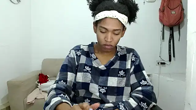 Snapshot of angelamarie1 chatting on November 15, 2025, 6:28 am angelamarie1 online show from November 15, 2025, 6:28 am