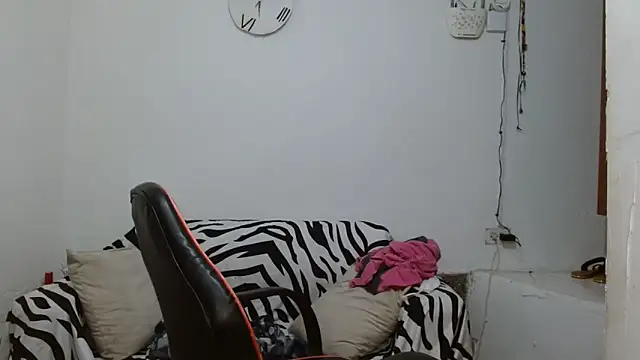 angelamarie1 online show from June 9, 2026, 11:44 am