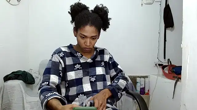 Snapshot of angelamarie1 chatting on October 13, 2025, 11:12 am angelamarie1 online show from October 13, 2025, 11:12 am