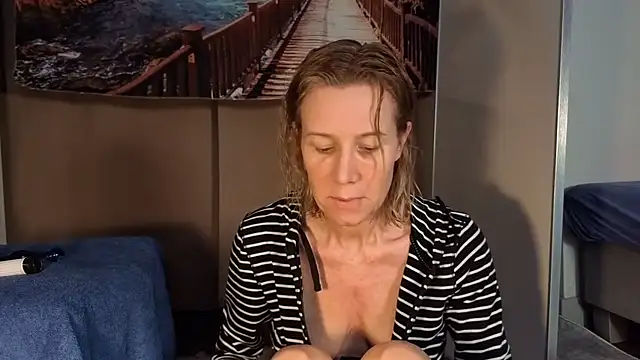 Lola Belgium online show from June 16, 2026, 6:35 am