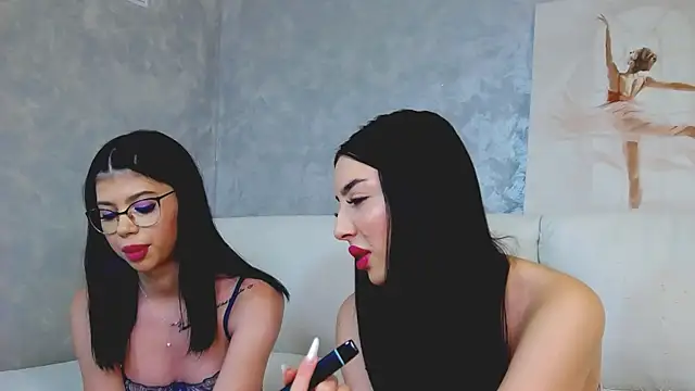 Snapshot of Sierra_Halle chatting on November 17, 2025, 8:46 pm Sierra Halle online show from November 17, 2025, 8:46 pm