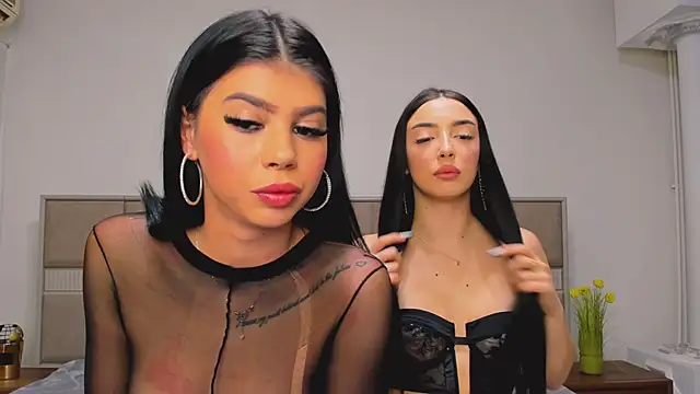 Snapshot of Sierra_Halle chatting on October 17, 2025, 8:54 pm Sierra Halle online show from October 17, 2025, 8:54 pm