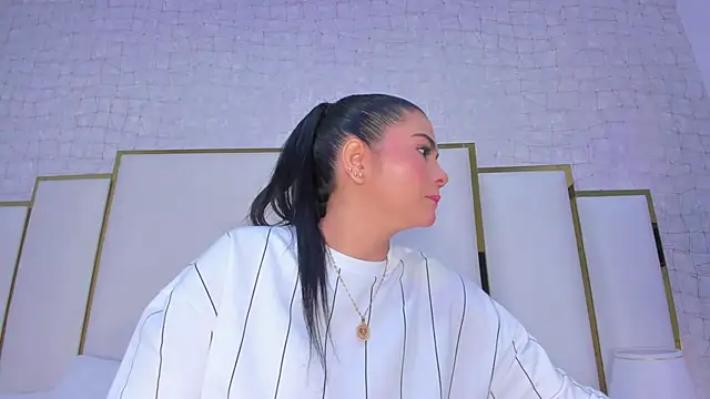 Snapshot of paola_rodriguez chatting on November 11, 2025, 10:54 am paola rodriguez online show from November 11, 2025, 10:54 am