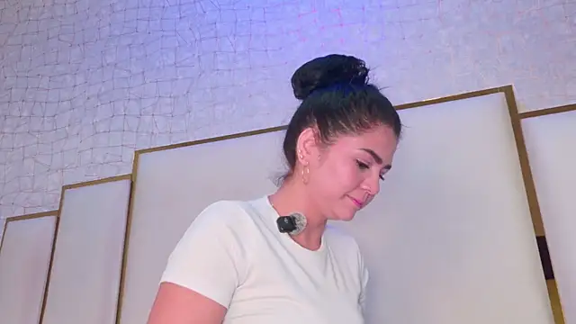 Snapshot of paola_rodriguez chatting on August 3, 2026, 11:27 am paola rodriguez online show from August 3, 2026, 11:27 am