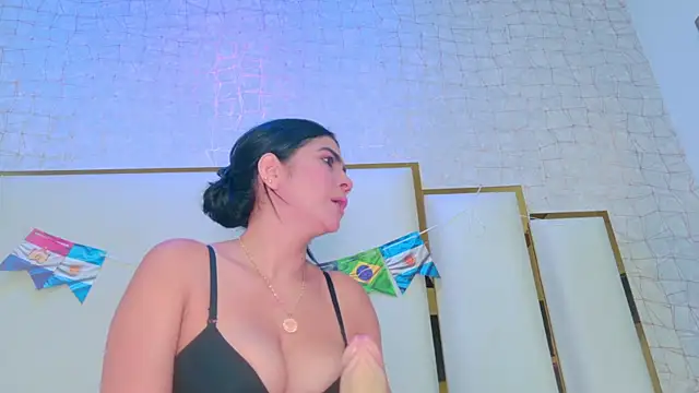 Snapshot of paola_rodriguez chatting on June 27, 2026, 9:59 am paola rodriguez online show from June 27, 2026, 9:59 am