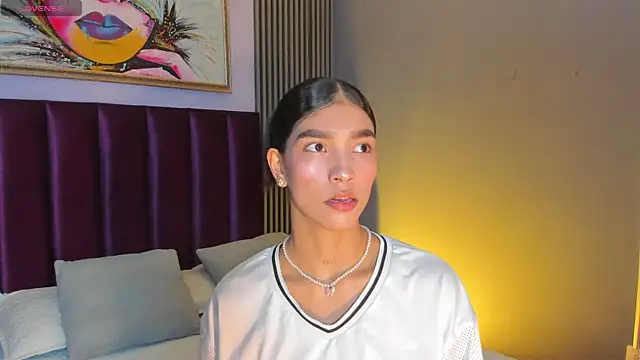 Snapshot of LauraAristizabal chatting on May 21, 2026, 11:51 am LauraAristizabal online show from May 21, 2026, 11:51 am