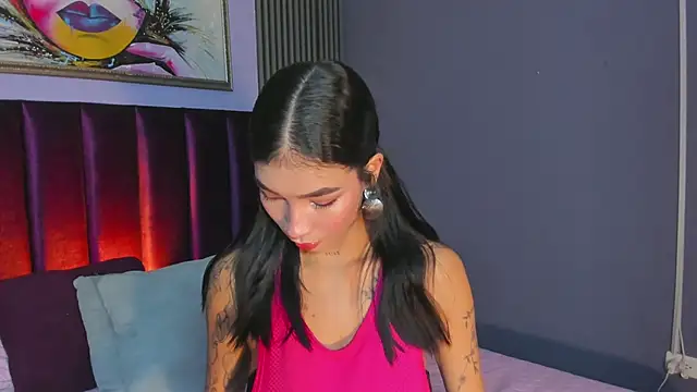 Snapshot of LauraAristizabal chatting on June 18, 2026, 11:59 am LauraAristizabal online show from June 18, 2026, 11:59 am