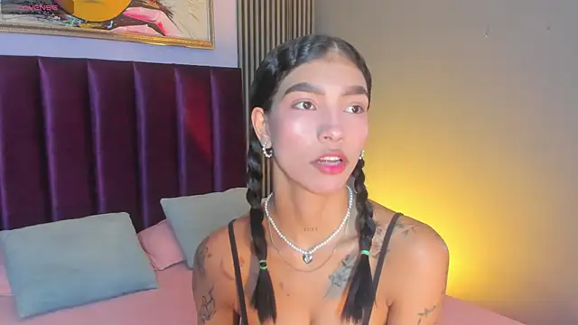 Snapshot of LauraAristizabal chatting on May 19, 2026, 11:50 am LauraAristizabal online show from May 19, 2026, 11:50 am