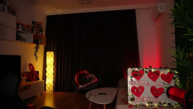 ShyNdWild online show from February 14, 2025, 7:44 pm