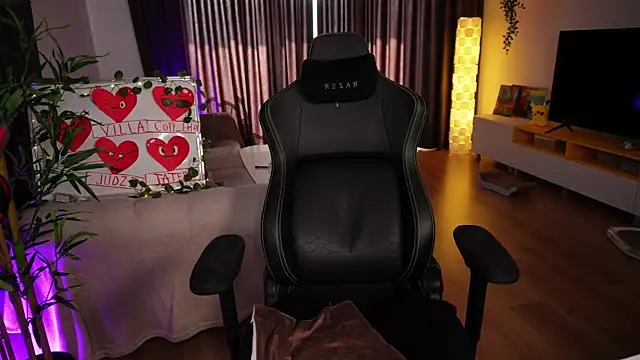 ShyNdWild online show from February 26, 2025, 2:05 pm