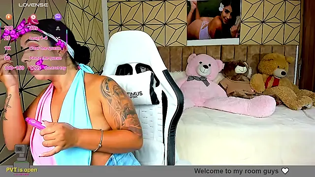 Snapshot of vane_lopez_ chatting on November 8, 2025, 6:33 pm vane lopez online show from November 8, 2025, 6:33 pm